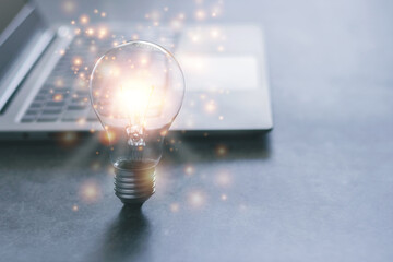 形容全力以赴的成语